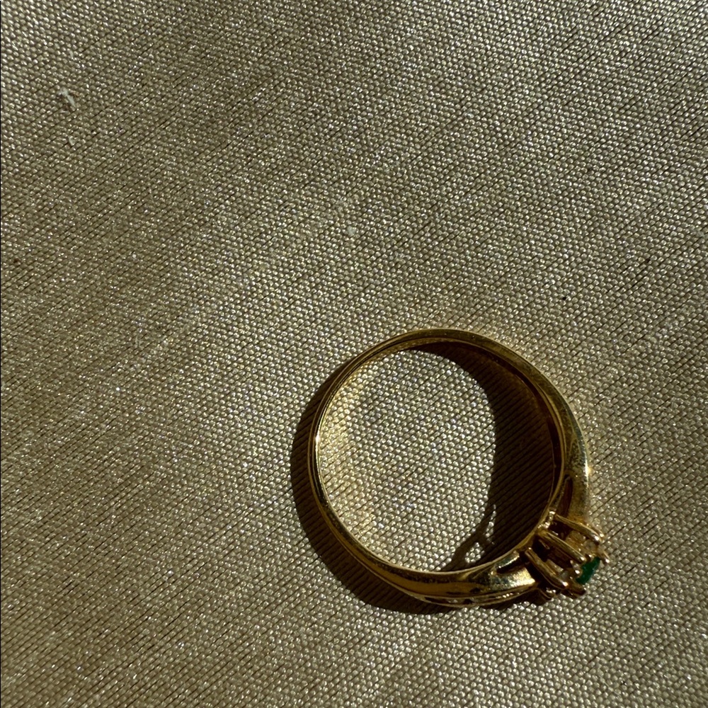 18KT GOLD EMERALD & DIAMOND RING - Picture 5 of 5